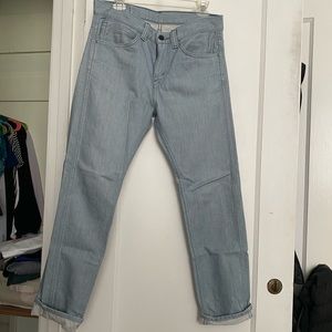 ❌ S O L D ❌  Levi 513 light wash